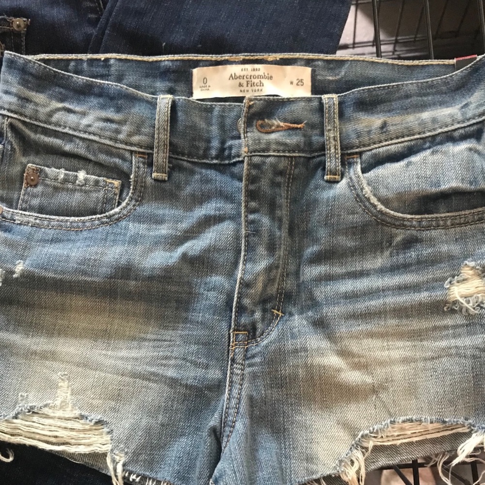 Abercrombie & Fitch denim shorts -0 NWT